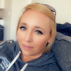 Meet your Posher, Stacy